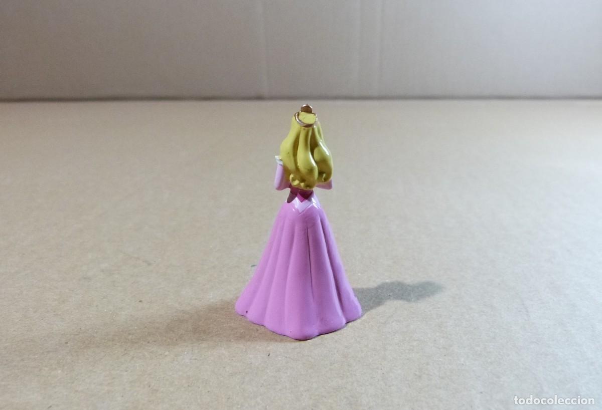 Figuras de Goma y PVC: Figura de la Cenicienta con vestido de baile