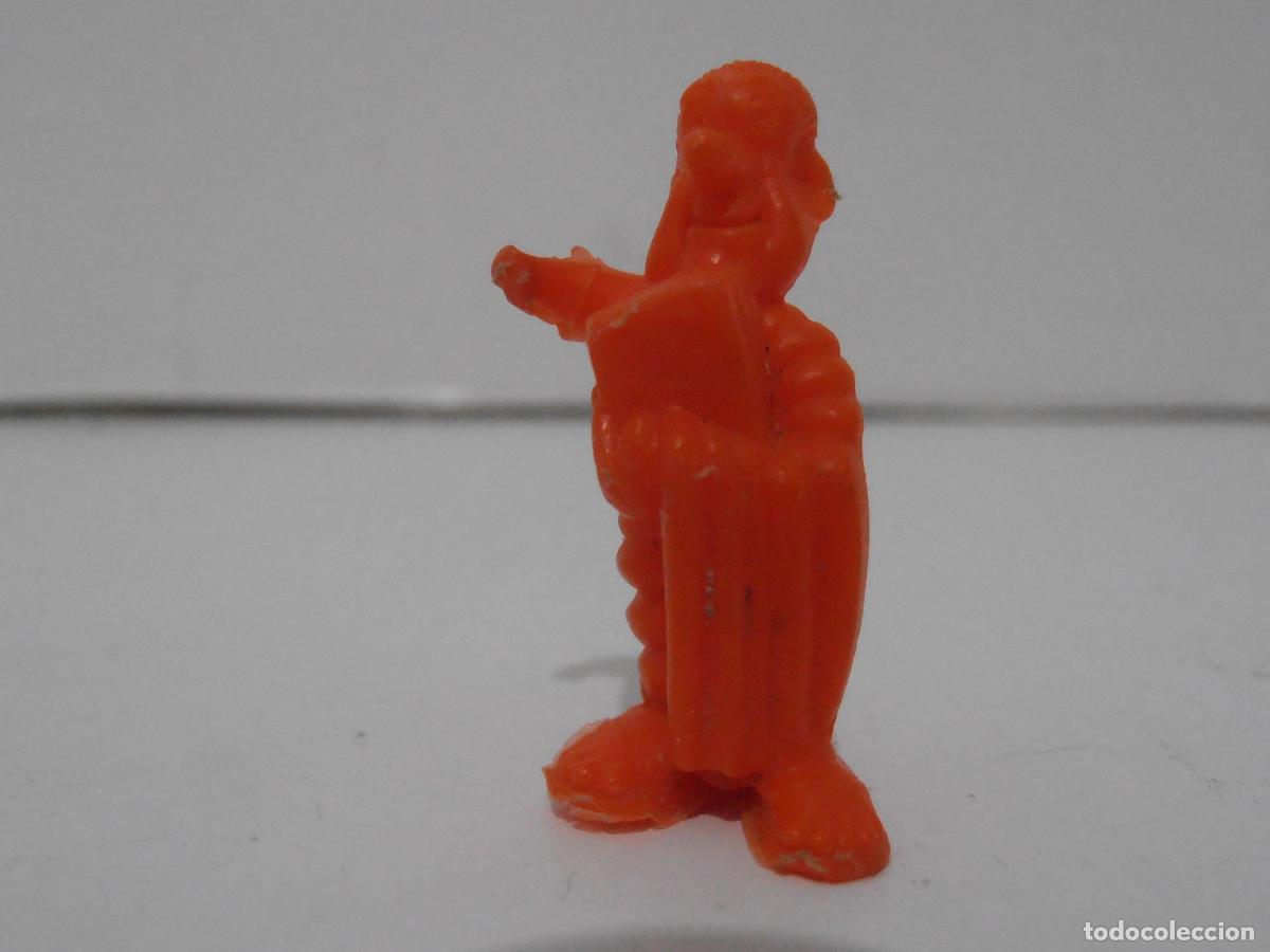 Figuras de Goma y PVC: FIGURA DUNKIN, ASTERIX, SOPACONHONDAS, FALTA EL BRAZO