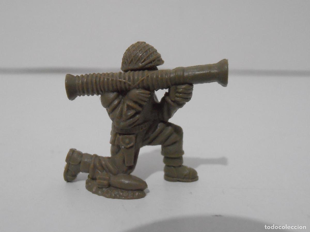 Figuras de Borracha e PVC: FIGURA DUNKIN, HAZA&Ntilde;AS Y COMBATES, SOLDADO CON BAZOKA