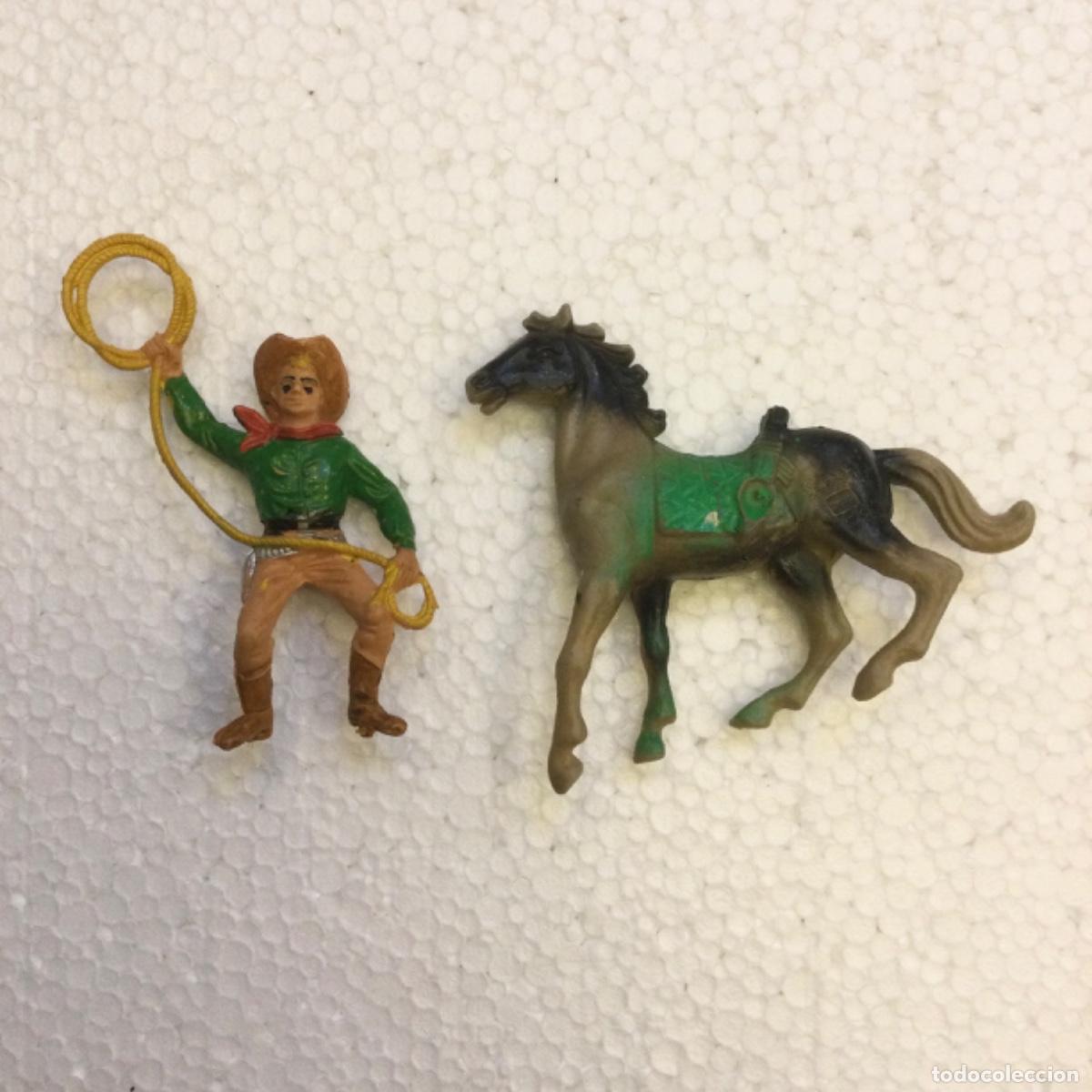 Figuras de Goma y PVC: Vaquero a caballo con lazo. M. Sotorres. A&ntilde;os 60.
