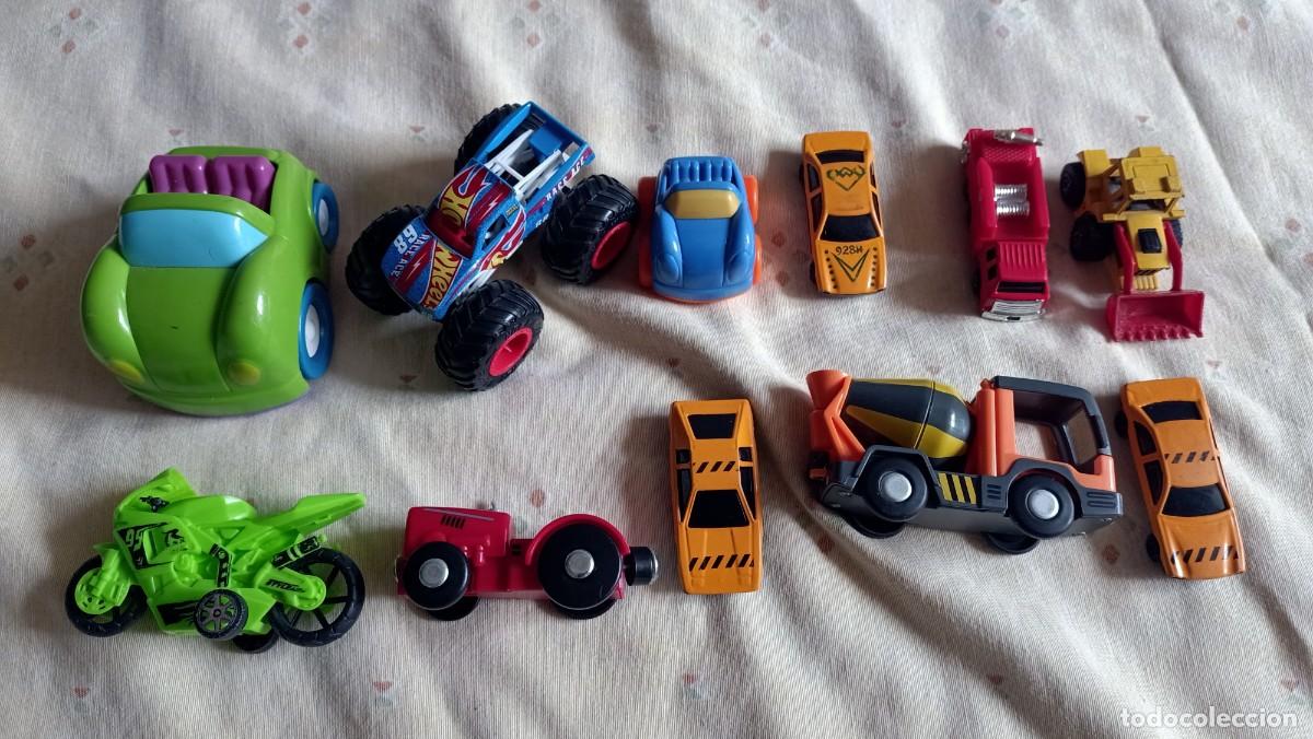 Figuras de Goma y PVC: MU&Ntilde;ECOS.LOTE.FIGURAS PVC.COCHES.MOTO.BOMBEROS.HOT WHEELS.TRACTOR.JUGUETES.COLECCIONISMO