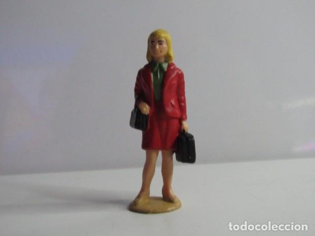 Figuras de Goma y PVC: DIFICIL FIGURA PVC - Lady on way to Work MODELISMO FERROVIARIO ANTIGUO
