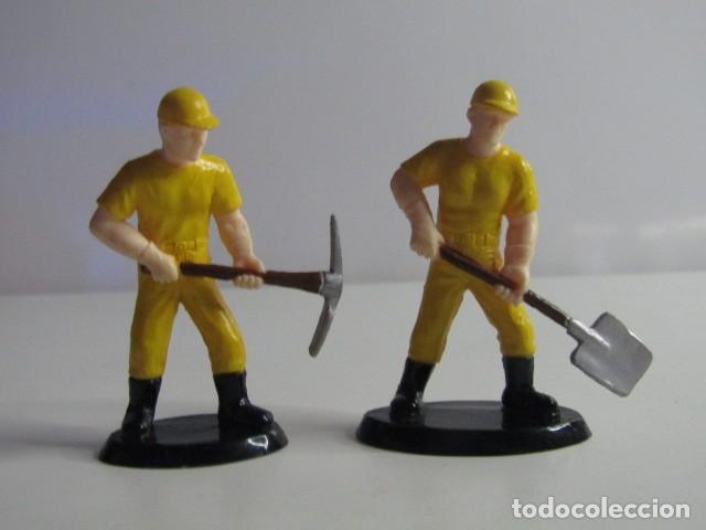 Figuras de Goma y PVC: DIFICIL SET 2 FIGURA PVC - TRABAJADORES OBREROS BUZO AMARILLO MODELISMO FERROVIARIO ANTIGUO