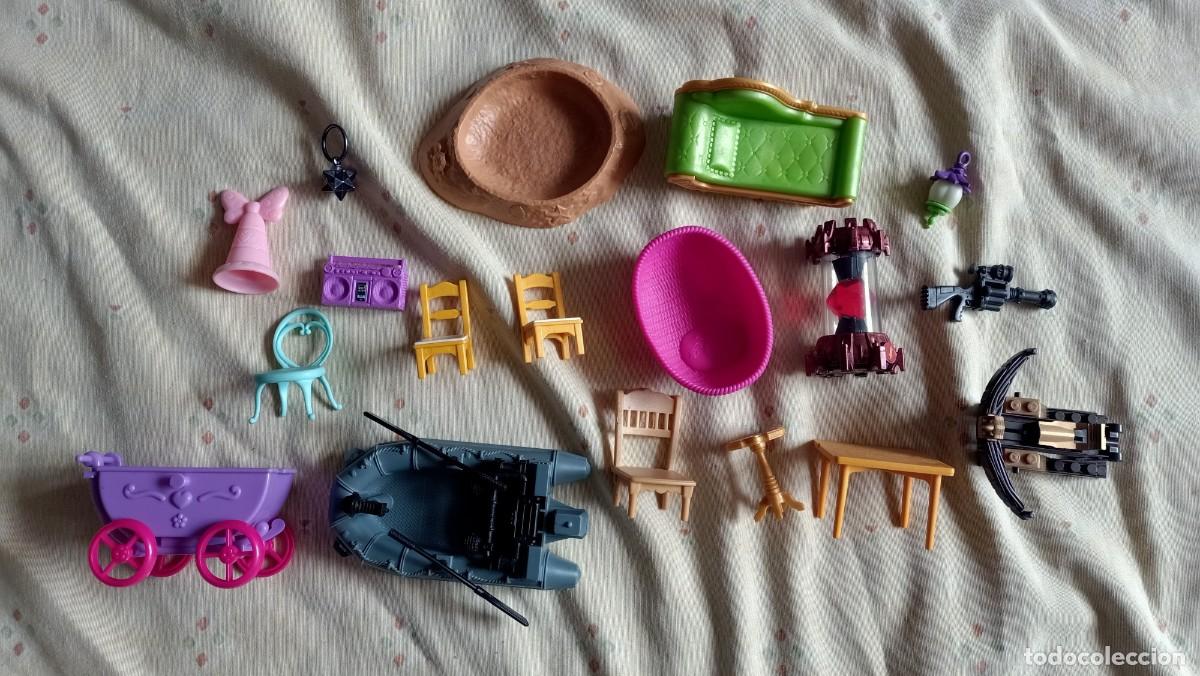 Figuras de Goma y PVC: MU&Ntilde;ECOS.LOTE.FIGURAS PVC.ARMAS.LANCHA.MUEBLES.SILLAS.CARROZA.JUGUETES.COLECCIONISMO