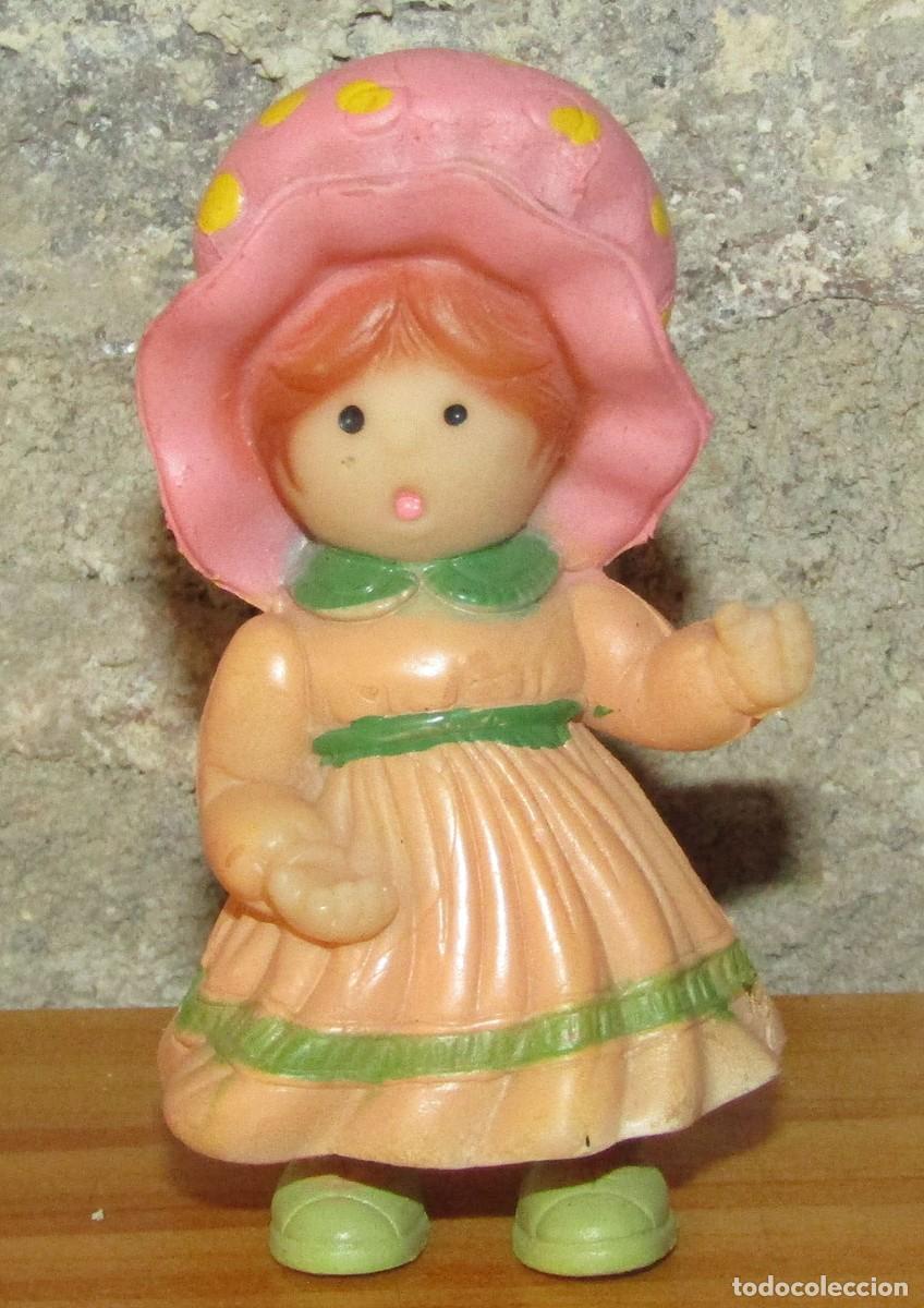 Figuras de Goma y PVC: ANTIGUA FIGURA DE GOMA / PVC HOLLY HOBBIE MISS PETTICOAT TARTA DE FRESA - A&Ntilde;OS 70/80