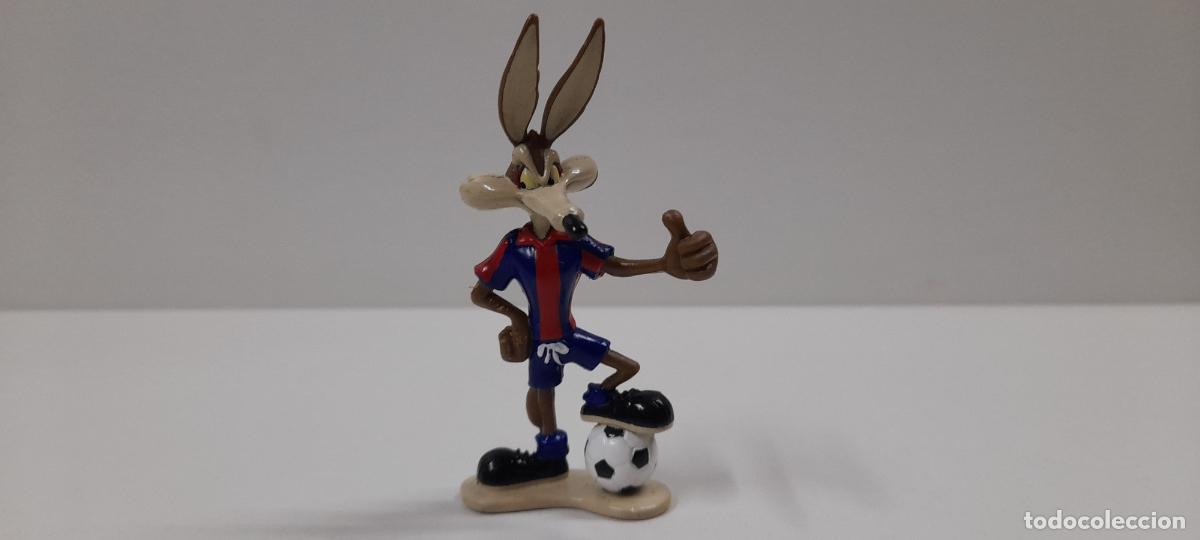 Figuras de Goma y PVC: EL COYOTE - FUTBOL CLUB BARCELONA . STAR TOYS - WARNER BROS . A&Ntilde;O 1996
