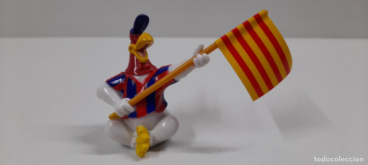 Figuras de Goma y PVC: GALLO CLAUDIO - FUTBOL CLUB BARCELONA . STAR TOYS - WARNER BROS . A&Ntilde;O 1996