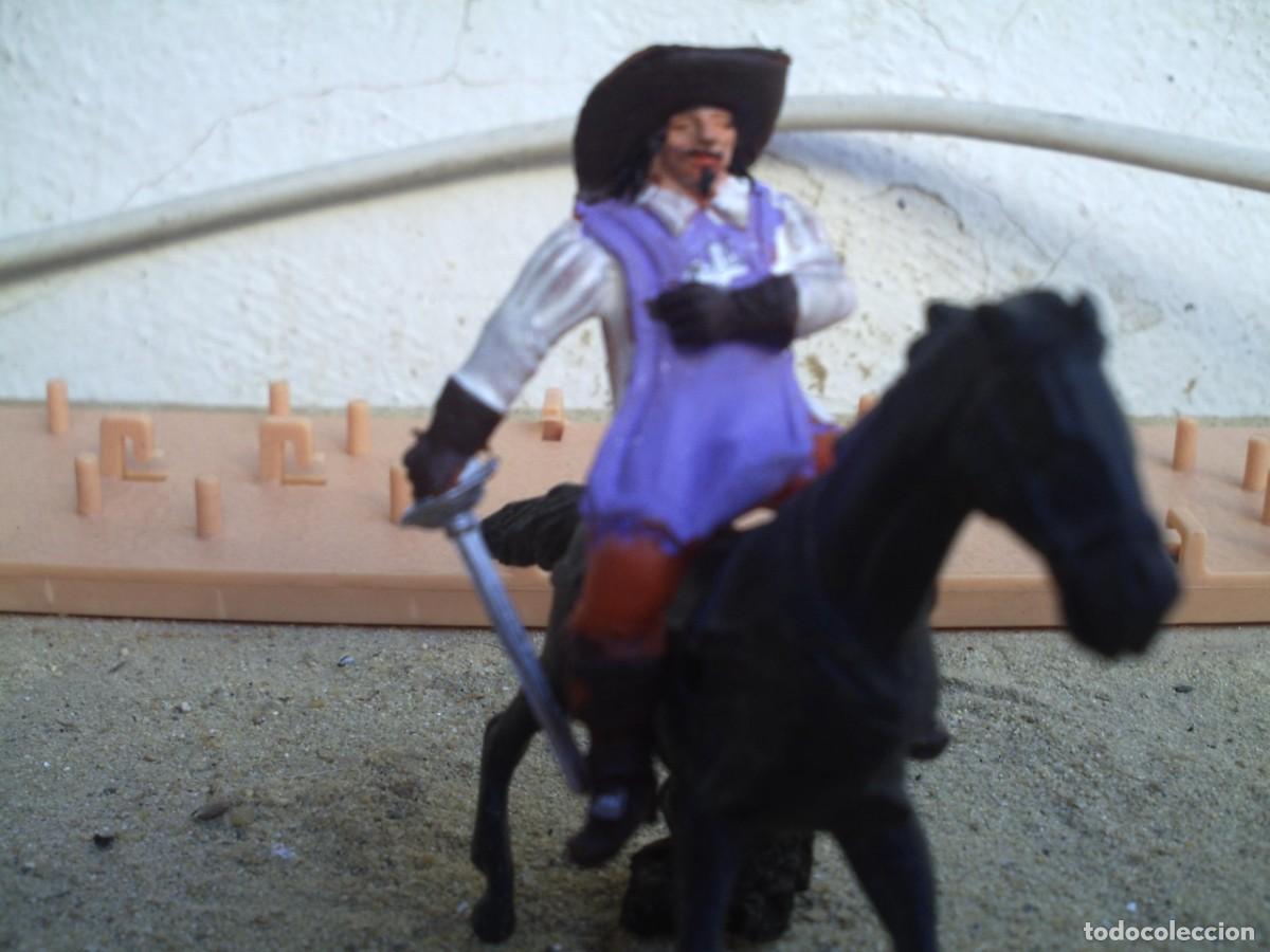 Figuras de Goma y PVC: mosquetero de jecsan