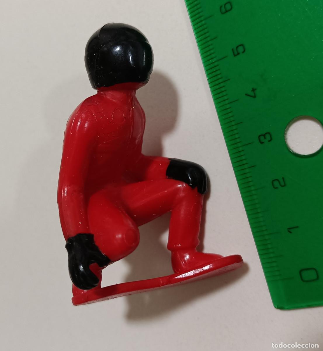 Figuras de Goma y PVC: figura motomami formula 1 casco negro uniforme rojo piloto mu&ntilde;eco escala humana figura humano carrer