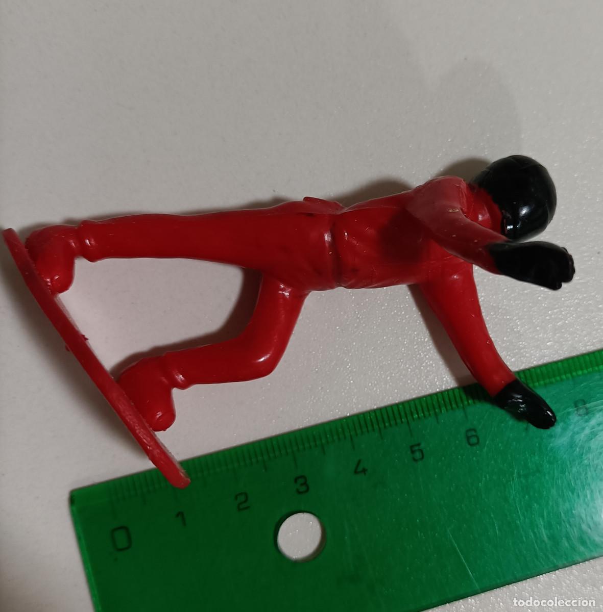 Figuras de Goma y PVC: figura motomami formula 1 casco negro uniforme rojo piloto mu&ntilde;eco escala humana figura humano carrer