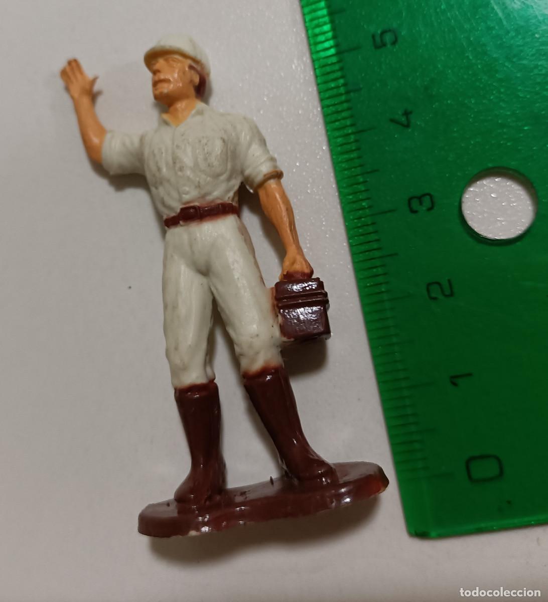 Figuras de Goma y PVC: figura escala humana mu&ntilde;eco humano safari ? maleta para diorama o maqueta