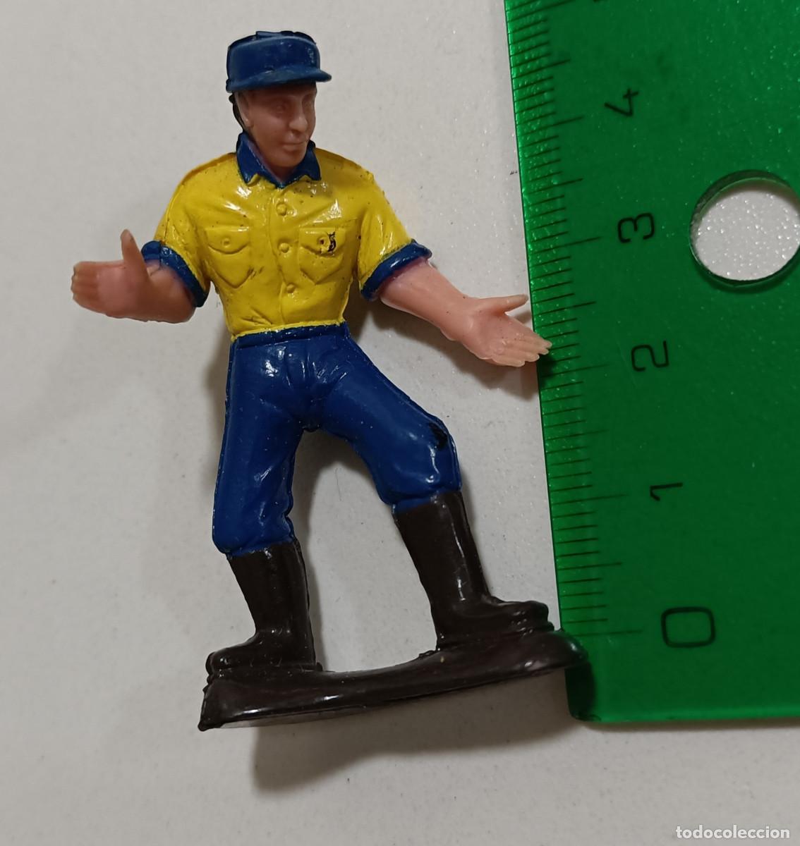 Figuras de Goma y PVC: figura escala humana mu&ntilde;eco humano uniforme mec&aacute;nico de un circuito de carreras ? cartero correos