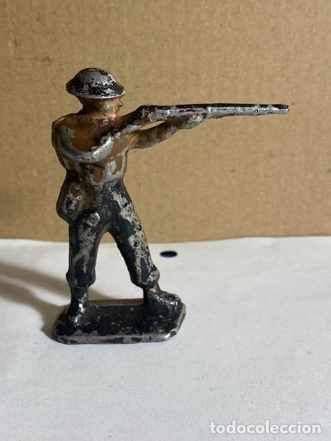 Figuras de Goma y PVC: Soldado Frances de Tierra, Aluminio. Soldado de 7 cm.