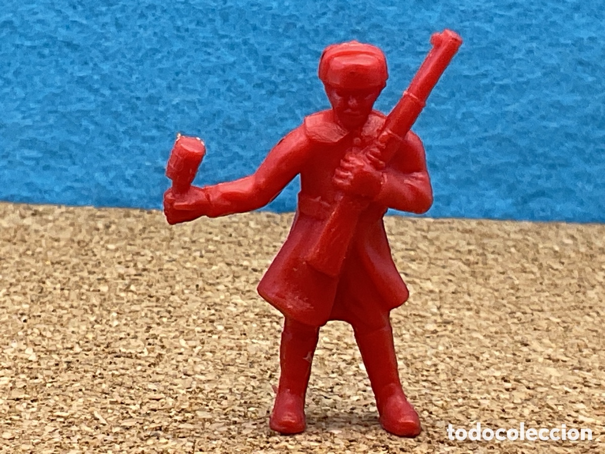 Figuras de Goma y PVC: Antigua Figura en Pl&aacute;stico . Soldado Ruso. Promociones Dunkin.