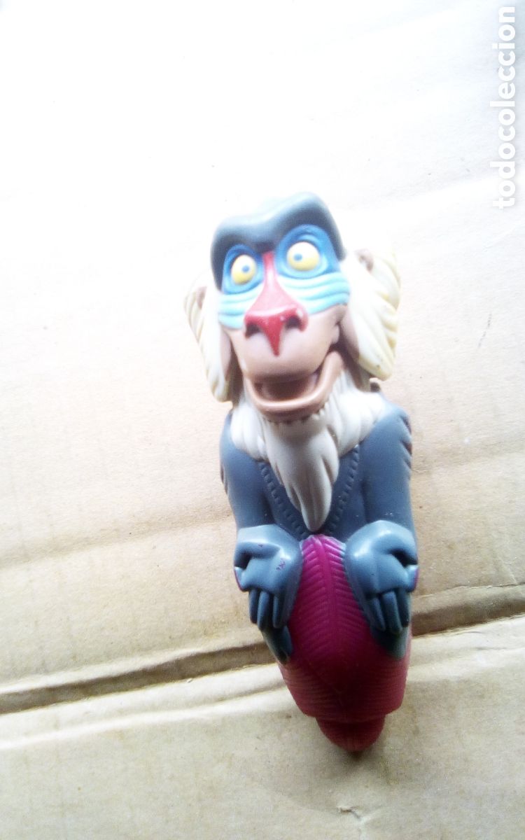 Figuras de Goma y PVC: Figura babuino rey le&oacute;n Disney MFG for McDonald's. Mide 10,5 cm., falta tapita pilas.