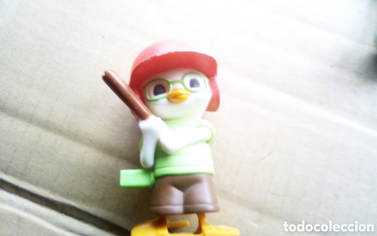 Figuras de Goma y PVC: P&aacute;jaro periquito b&eacute;isbol. Disney MFG for McDonalds 2005. Mide 8 cm.