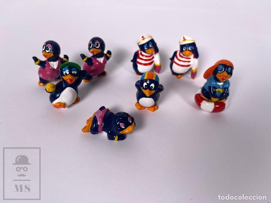 Figuras de Goma Kinder: Conjunto de 8 figuras Kinder - Ping&uuml;inos Playeros - Kinder Sorpresa Ferrero - A&ntilde;o 1994