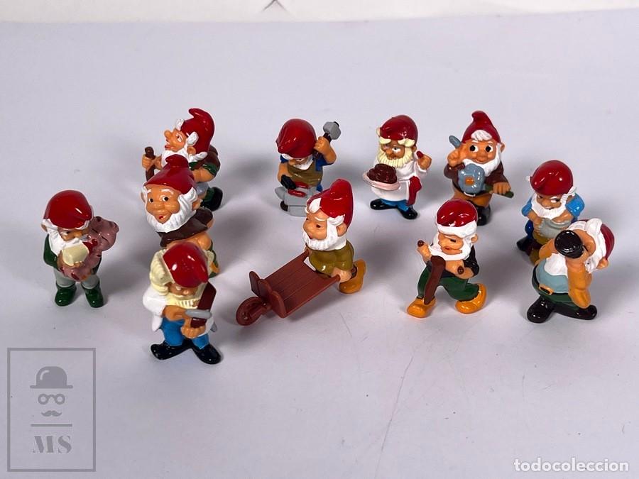 Figuras de Goma Kinder: Conjunto de 11 figuras Kinder - Duende / Elfo Navidad - Kinder Sorpresa Ferrero - A&ntilde;o 1992