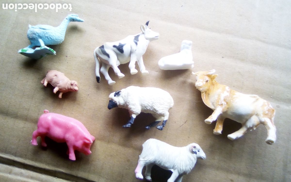 Figuras de Goma y PVC: Lote variado de animales de pl&aacute;stico. Para tus dioramas. La vaca mide 6 cm.