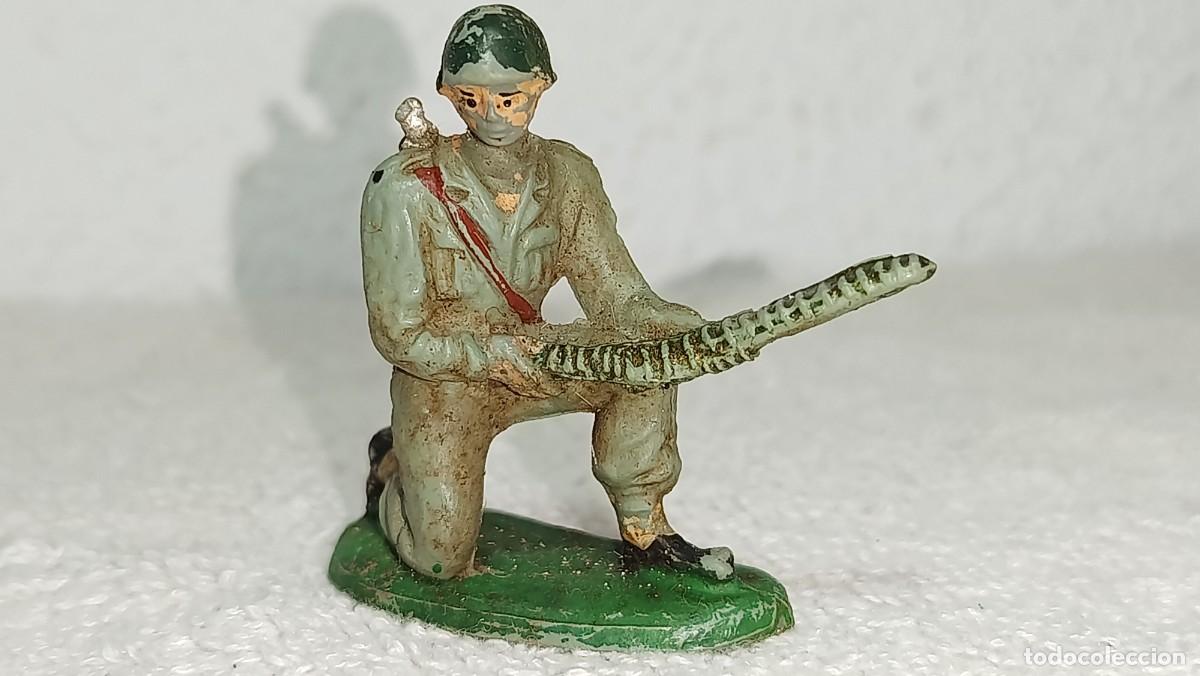 Figuras de Goma y PVC: PECH HERMANOS : ANTIGUA FIGURA DE GOMA SOLDADO AMERICANO SERVIDOR AMETRALLADORA A&Ntilde;OS 60