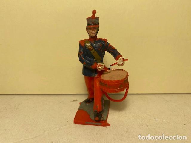 Figuras de Goma y PVC: Guardia Real desfilando. Musico con tambor