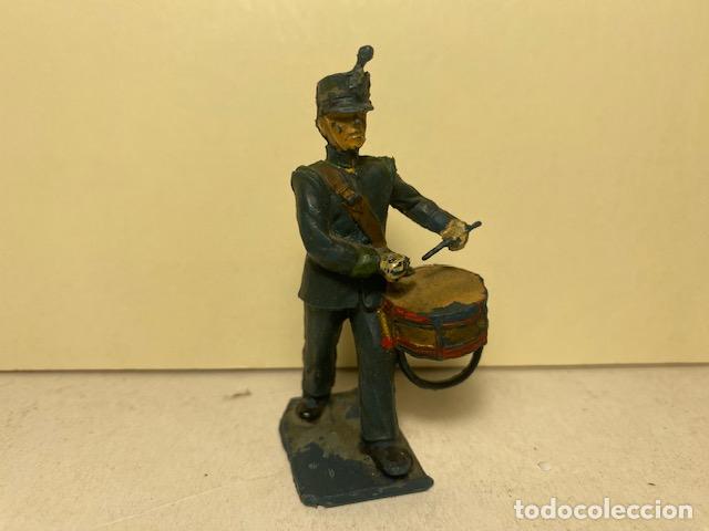 Figuras de Goma y PVC: Guardia Real uniforme azul desfilando. Musico con tambor