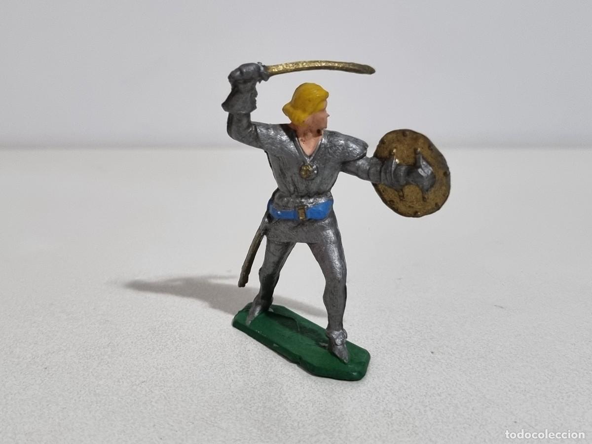 Figuras de Goma y PVC: Antiguo Starlux Caballero Soldado Guerrero Medieval Espada Escudo 1/32