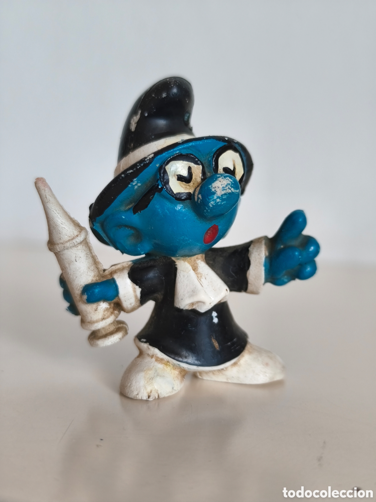 Figuras de Goma y PVC: Figura Vintage Pitufo Gafitas Doctor, Peyo en brazo, a&ntilde;os 73-75, sin marca en los pies (#20075)