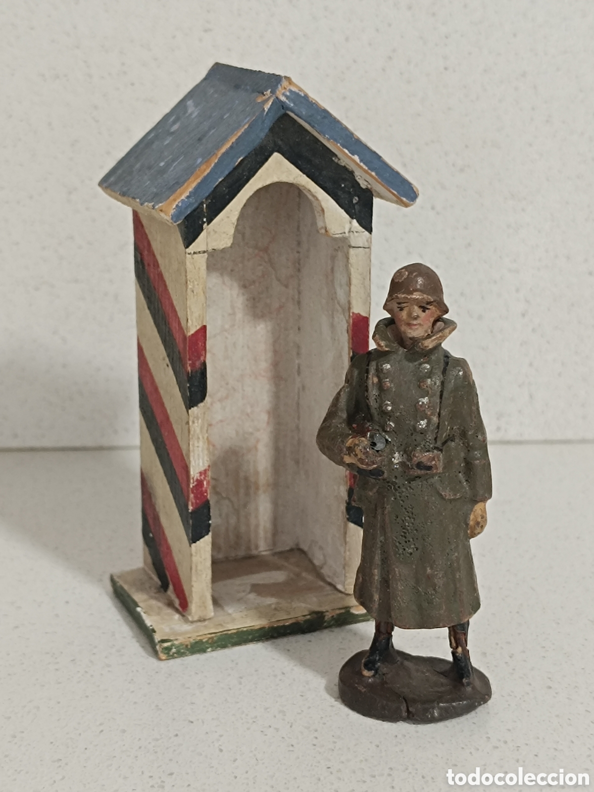 Figuras de Goma y PVC: Elastolin soldado alem&aacute;n y garita