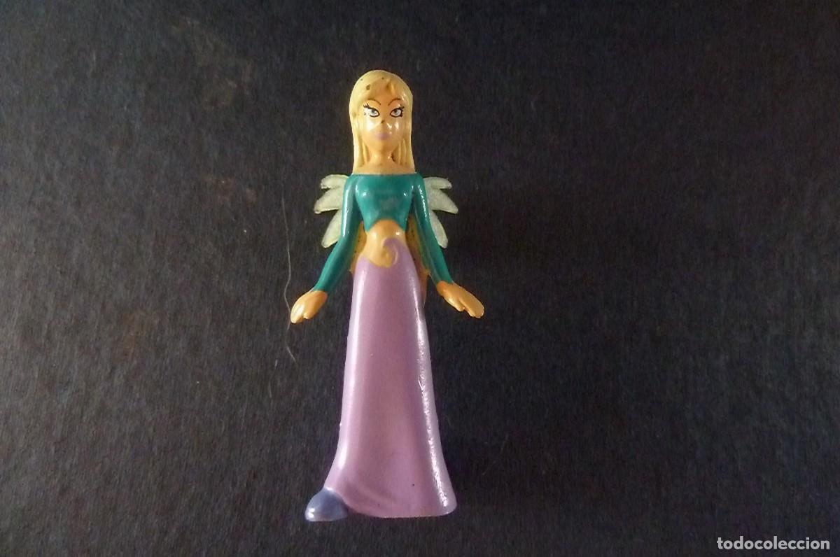 Kinder &Uuml;berraschung: Cornelia Witch Kinder Sorpresa