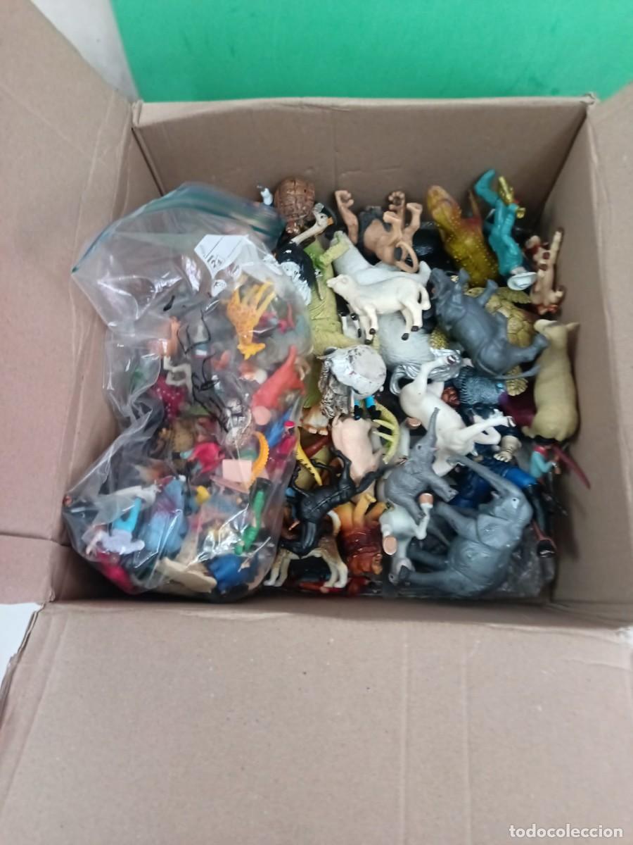 Figuras de Goma y PVC: Conjunto de figuras de animales y varios