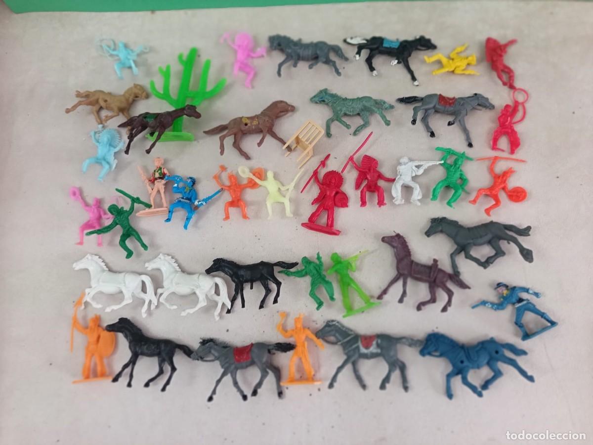 Figuras de Goma y PVC: Figuras peque&ntilde;as del oeste