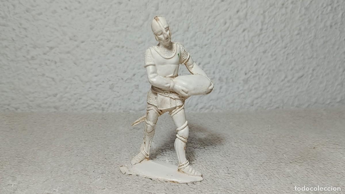 Figuras de Goma y PVC: PIPERO COMANSI : ANTIGUA FIGURA DE PLASTICO GUERRERO MEDIEVAL SOLDADO CRUZADO A&Ntilde;OS 70