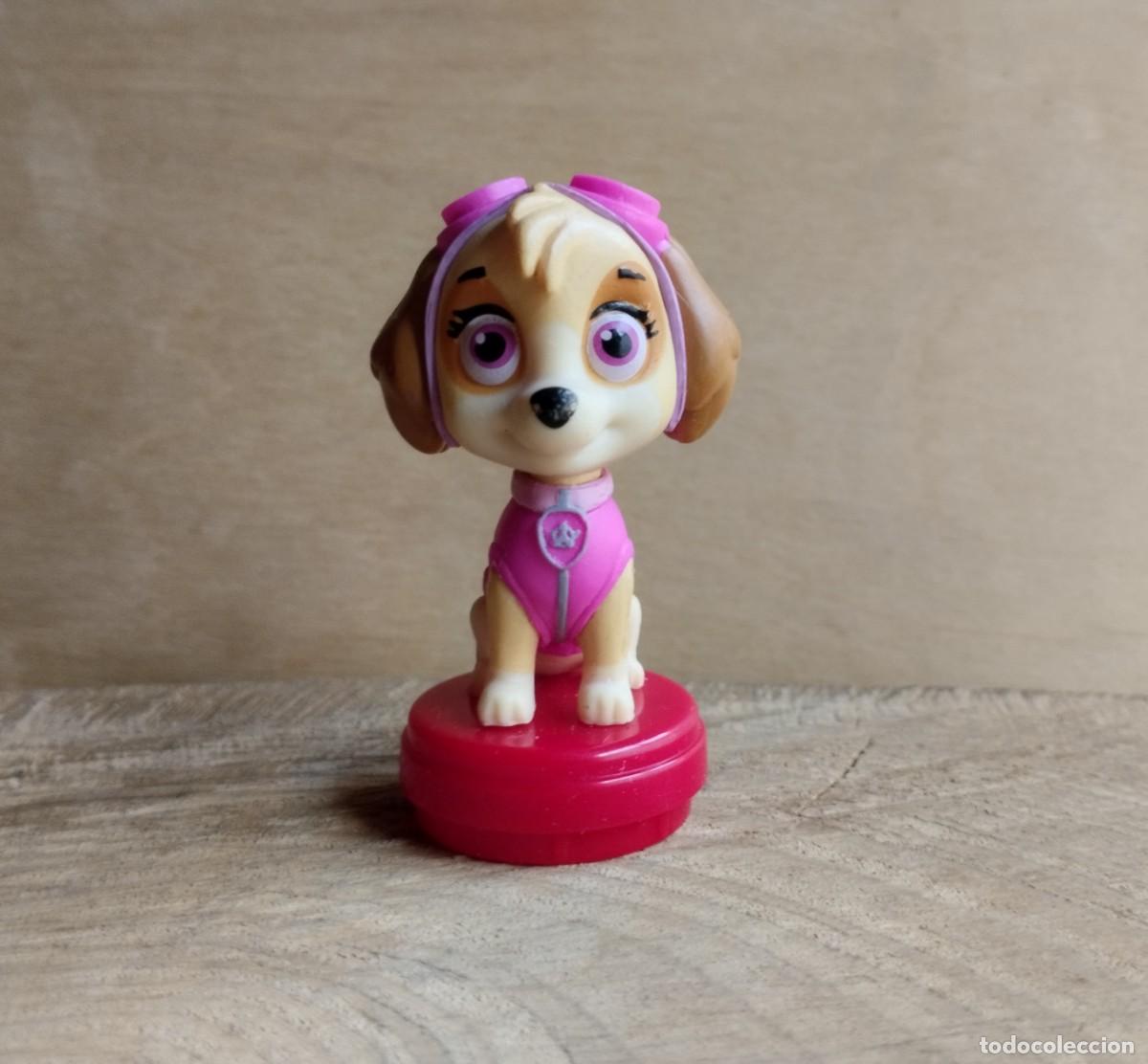 Gummi- und PVC-Figuren: Figura de Skye personaje de La Patrulla Canina. SpinMaster.