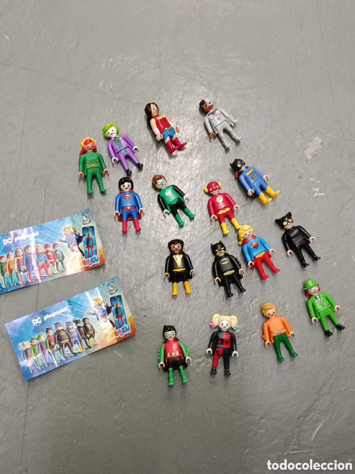 Figure di Gomma e PVC: Lote 16 figuritas super h&eacute;roes Kinder