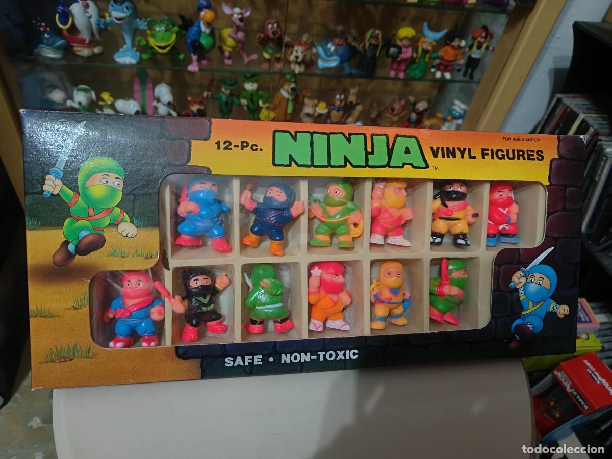 Figuras de Goma y PVC: Ocasion coleccionista Caja expositora completa con figuras goma pvc Soma 1990 Ninjas