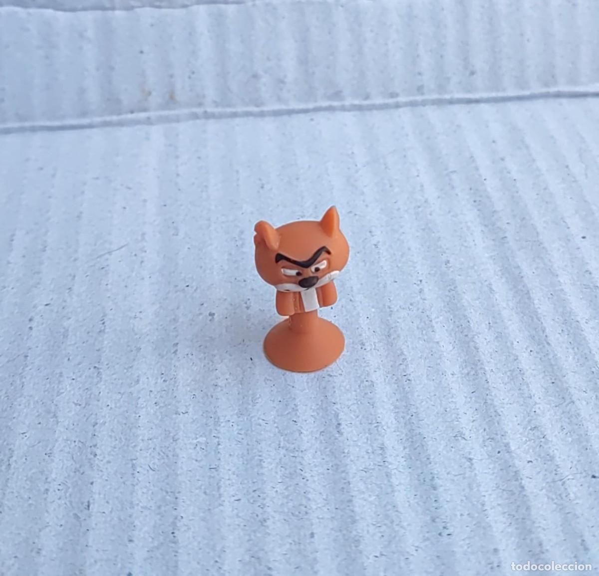 Figuras de Goma y PVC: STIKEEZ DE LOS PITUFOS. LA ALDEA ESCONDIDA. LIDL.