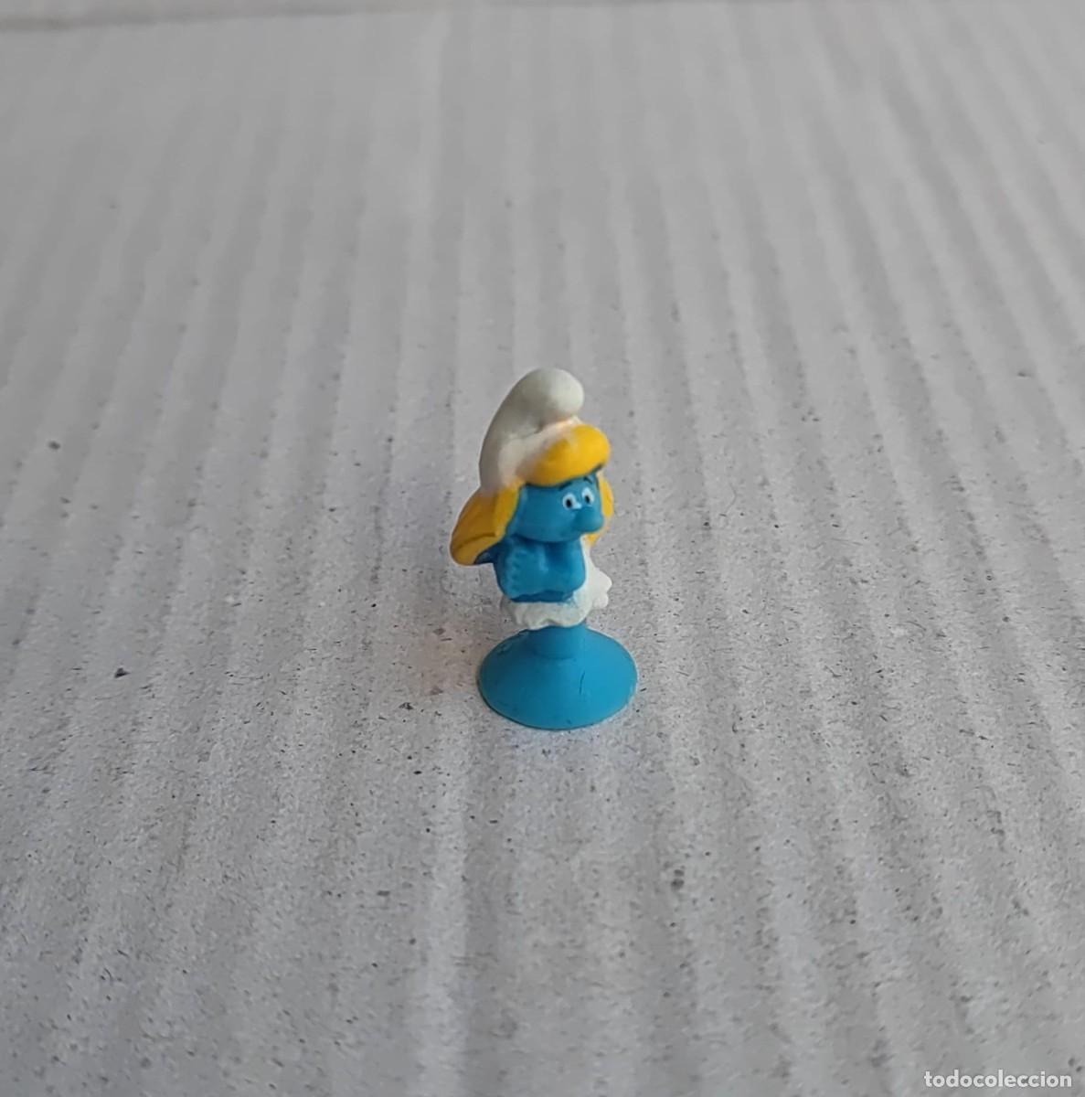 Figuras de Goma y PVC: STIKEEZ DE LOS PITUFOS. LA ALDEA ESCONDIDA. LIDL.
