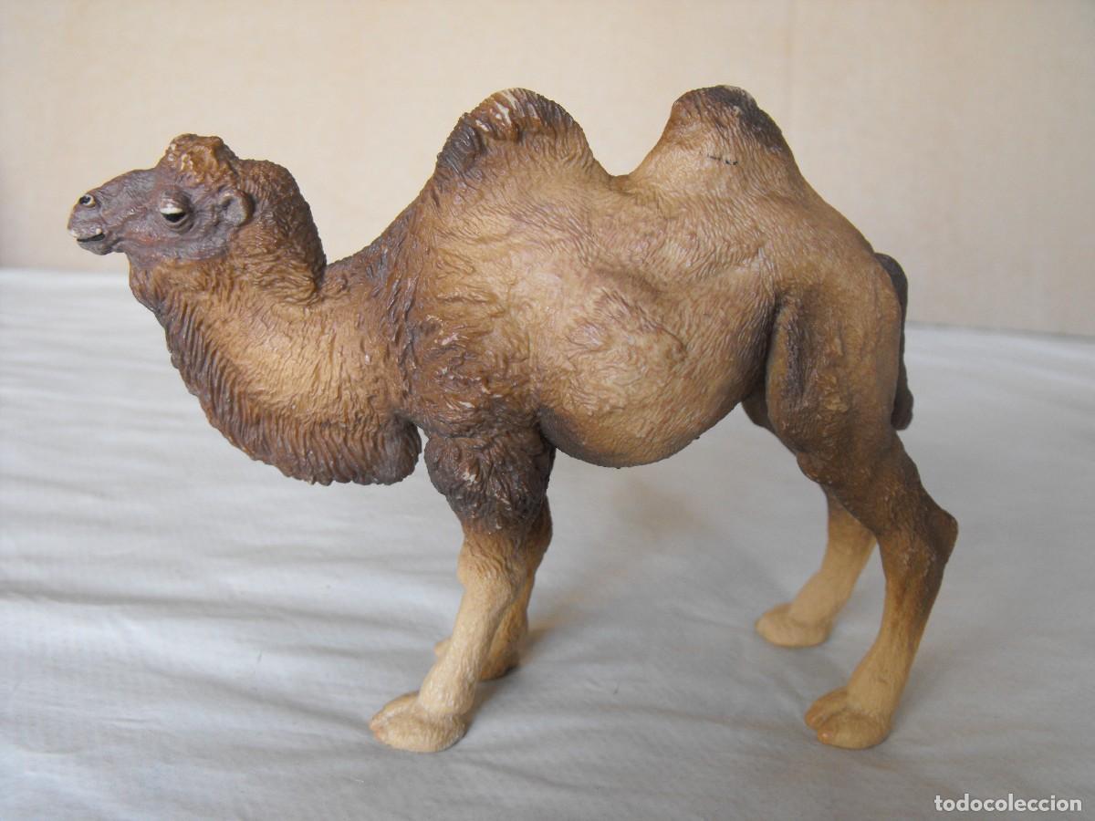 Gummi- und PVC-Figuren: PAPO. Figura de camello. 11 cm. de altura.