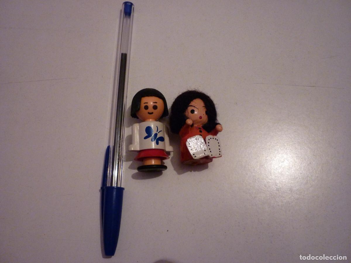Figuras de Goma y PVC: MU&Ntilde;ECOS MINIATURA UNA DE MADERA Y OTRA PVC