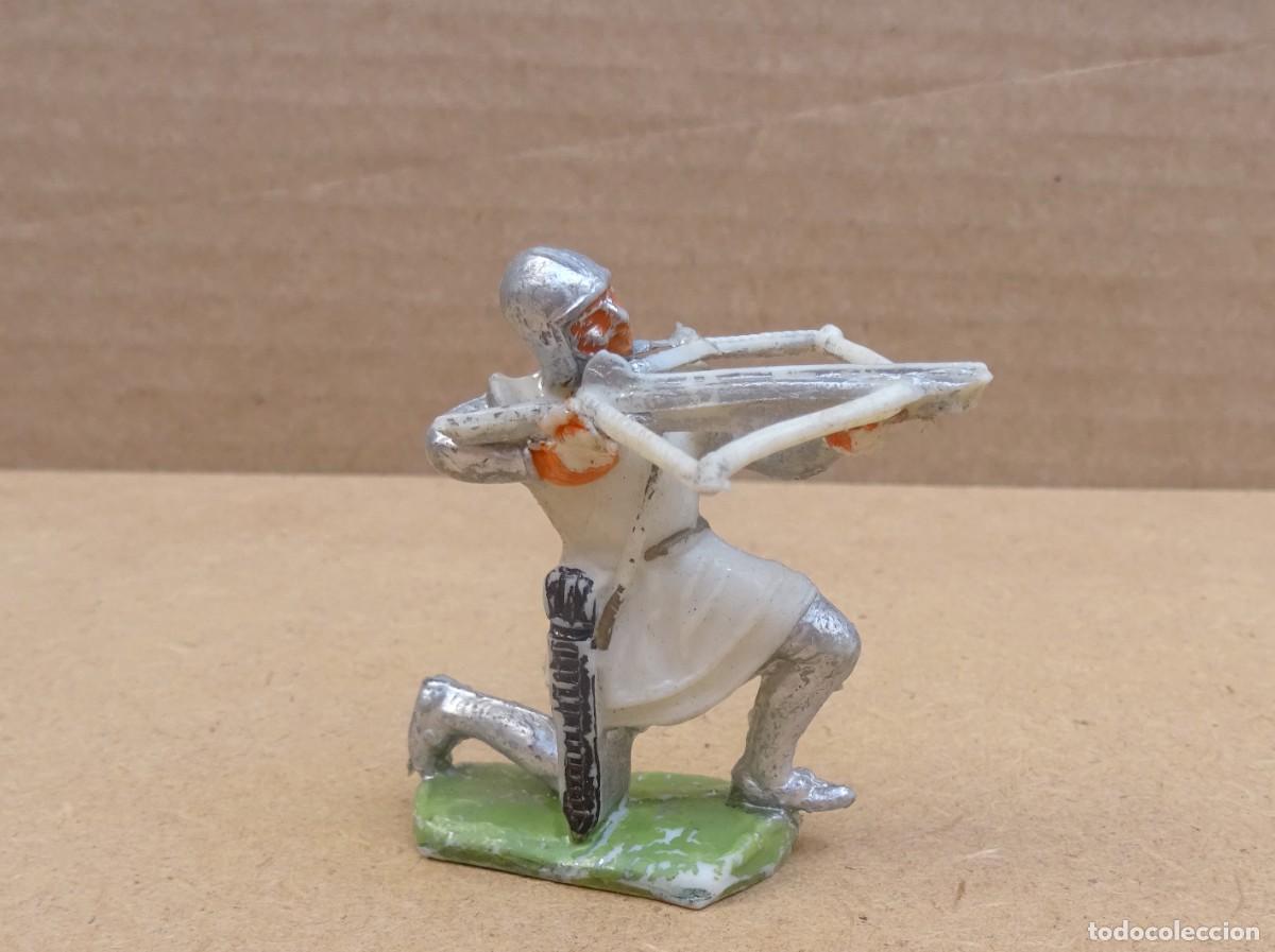 Figuras de Goma y PVC: PECH CRUZADO,CRISTIANO figura en plastico