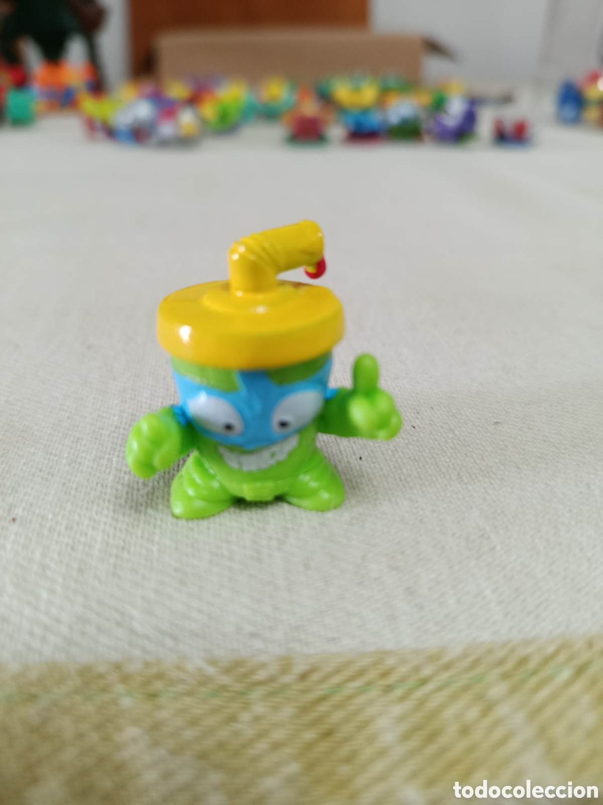 Figuras de Goma y PVC: Figura SUPERTHINGS BUBBLES - SERIE 8 - SUPERZINGS
