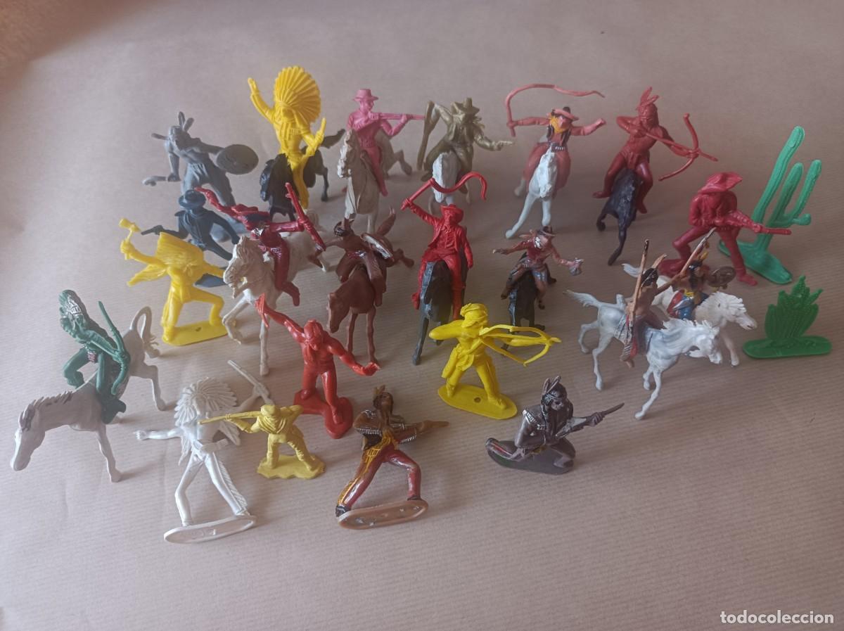 Figuras de Goma y PVC: LOTE FIGURASA INDIOS Y VAQUEROS MONOCROMOS COMANSI REIGON Y OTROS