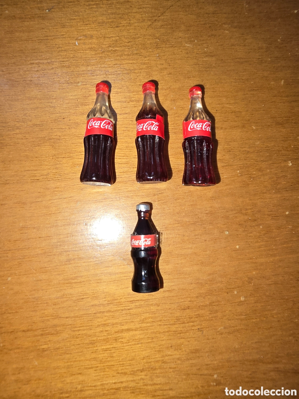Figuras de Goma y PVC: Lote botellas coca cola miniatura pl&aacute;stico para mu&ntilde;ecos casa de mu&ntilde;ecas playmobil o similar