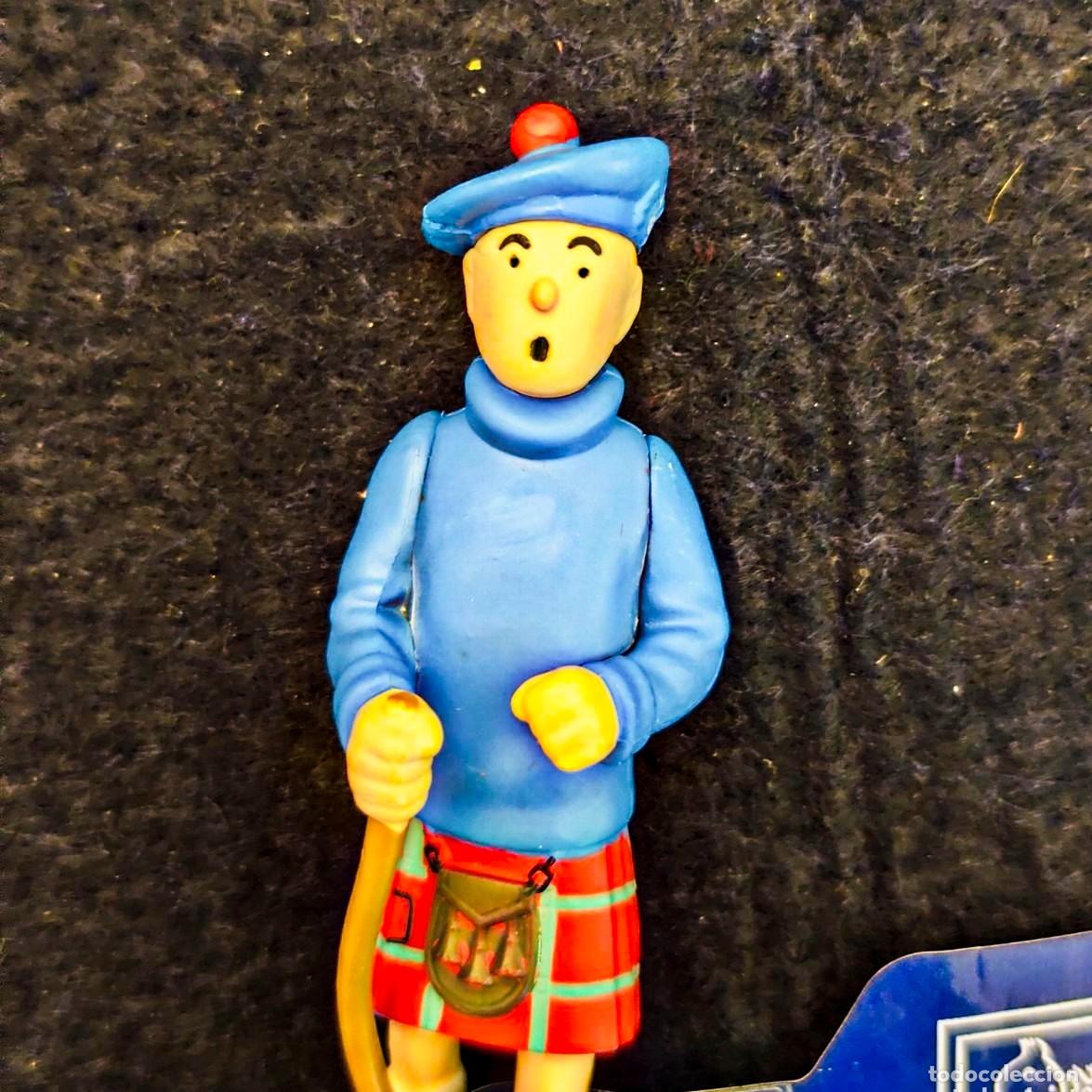 Figurines en Caoutchouc et PVC: TINTIN COLECCION MOULINSART. TINTIN EN LA ISLA NEGRA. MED. 9 X 3 CMS