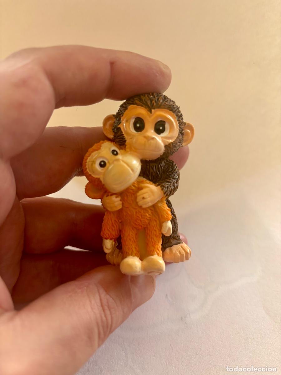 Figuras de Goma y PVC: Figura 6cm monito Punch con peluche