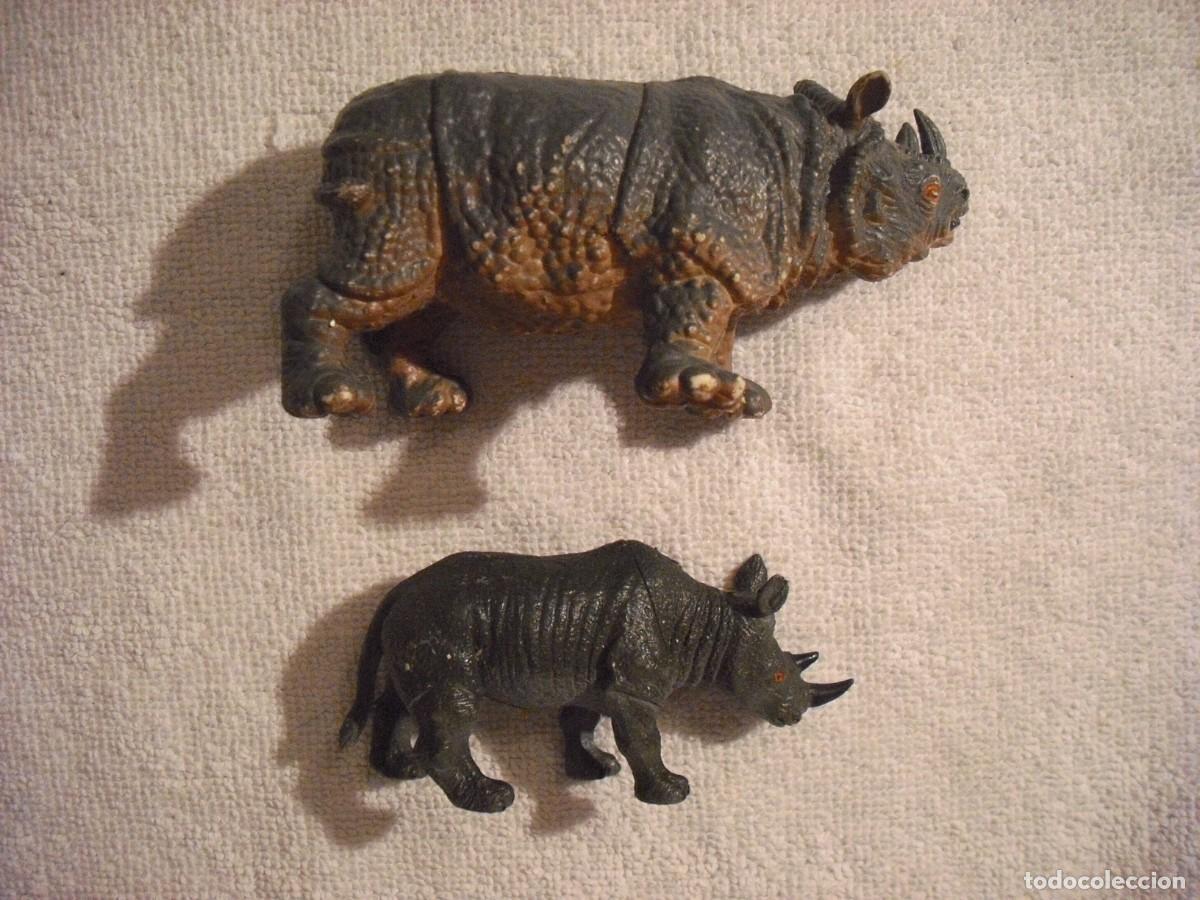 Figurines en Caoutchouc et PVC: LOTE DE DOS RINOCERONTES DE DISTINTO TAMA&Ntilde;O . PVC