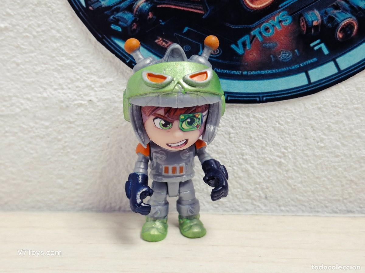 Figuras de Goma y PVC: Piloto Racebot N&ordm; 01 Serie 1 Primera Versi&oacute;n T-Racers Magicbox T-R
