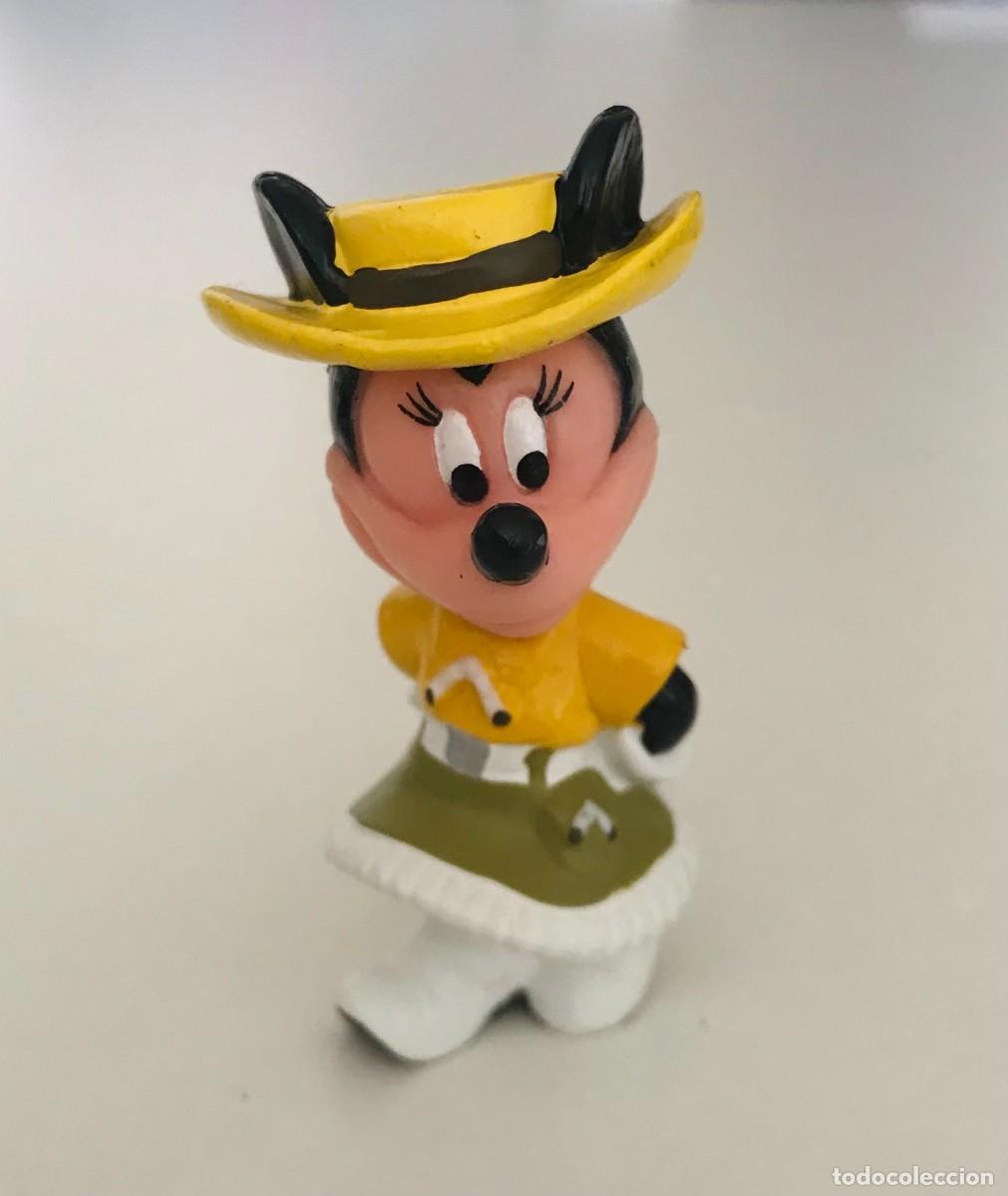 Figuras de Goma y PVC: Figura Minnie Mouse vaquera de Disney con botas y sombrero.