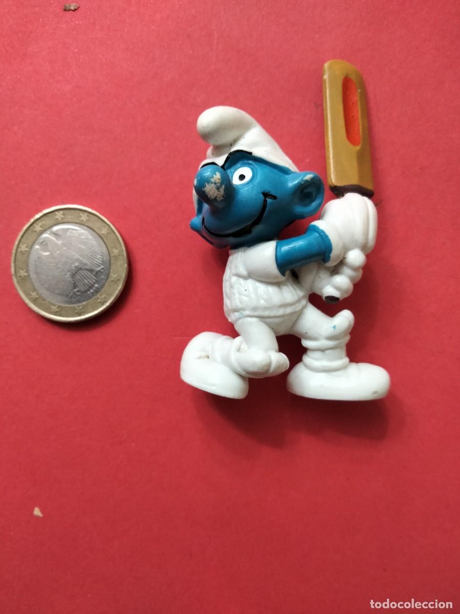 Figuras de Goma y PVC: Pitufo PVC Jugador de Cr&iacute;quet PEYO 1980